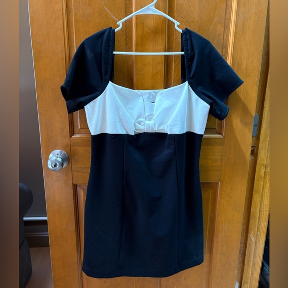 NWT Anthropologie Maeve Bow-Front Shift Mini Dress Size Large Black & White - Picture 7 of 10